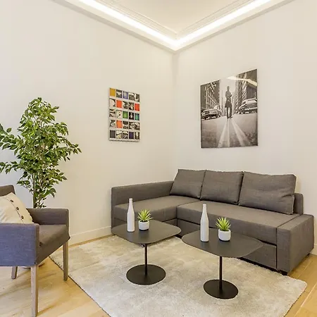 Apartment For 4 Champs-Elysees Robert Estienne 3 Apartment *